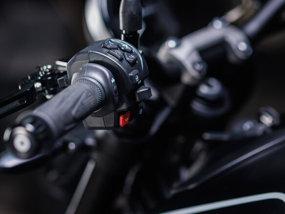 2021 Triumph Trident 660, чёрный - вид 24