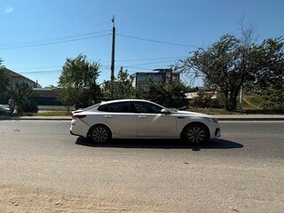 2018 Kia Optima IV Рестайлинг, белый, 920000 рублей, вид 3