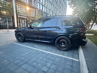 2022 BMW X7 40i I (G07) Рестайлинг, чёрный, 11700000 рублей, вид 4