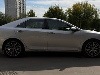 2013 Toyota Camry VII (XV50), серебристый, 1790000 рублей, вид 4