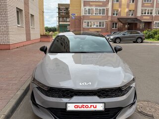 2021 Kia K5 III, серый, 2950000 рублей, вид 2