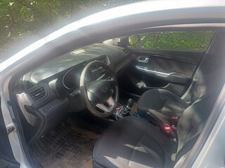 2012 Kia Rio 5-speed III, серый, 850000 рублей, вид 4