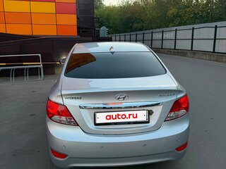 2012 Hyundai Solaris I, серебристый, 445000 рублей, вид 4