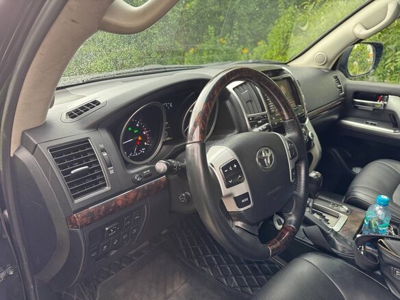 2013 Toyota Land Cruiser 200 Series Рестайлинг 1, чёрный, 3300000 рублей - вид 11