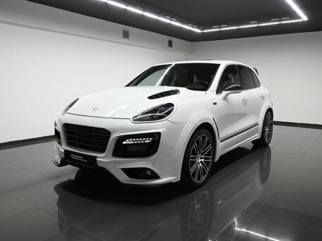 2016 Porsche Cayenne Turbo II Рестайлинг (958), белый, 8290000 рублей, вид 1