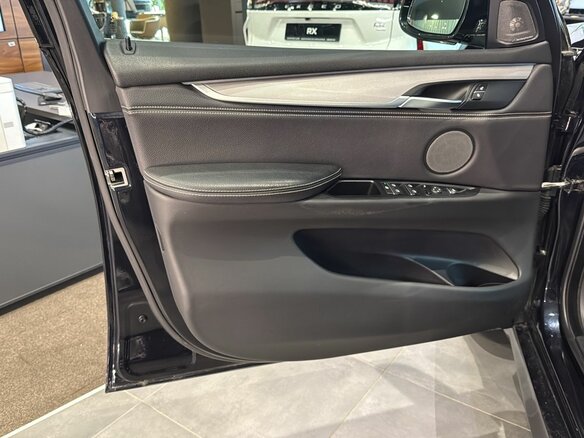 2018 BMW X5 30d III (F15), чёрный, 4399000 рублей - вид 15