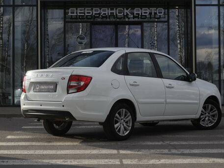 2021 Lada (ВАЗ) Granta I Рестайлинг, белый, 620000 рублей, вид 4