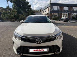 2015 Toyota Camry VII (XV50) Рестайлинг, белый, 1800000 рублей, вид 2
