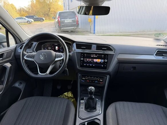 2022 Volkswagen Tiguan Allspace II Рестайлинг, белый, 2342000 рублей - вид 16