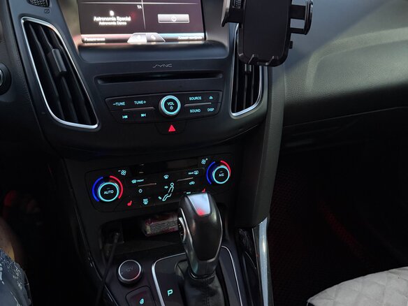 2017 Ford Focus III Рестайлинг, белый, 1200000 рублей - вид 15