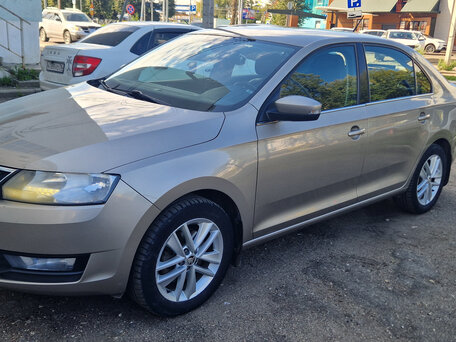 2018 Skoda Rapid I Рестайлинг, бежевый, 1465000 рублей, вид 4