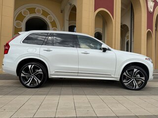 2023 Volvo XC90 II Рестайлинг 1, белый, 5800000 рублей, вид 4