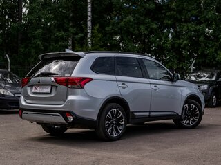 2022 Mitsubishi Outlander III Рестайлинг 3, серый, 2352000 рублей, вид 2