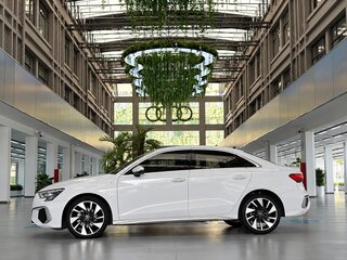 2023 Audi A3 35 TFSI Long IV (8Y), белый, 1980000 рублей, вид 3