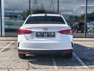 2021 Hyundai Solaris II Рестайлинг, белый, 1545000 рублей, вид 4