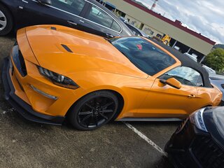 2019 Ford Mustang VI Рестайлинг, оранжевый, 2104000 рублей, вид 4