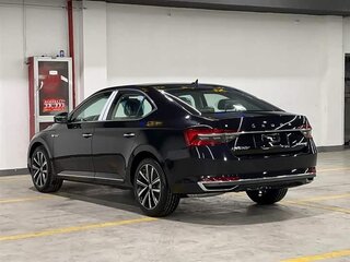 2025 Skoda Superb III Рестайлинг, чёрный, 2490800 рублей, вид 5