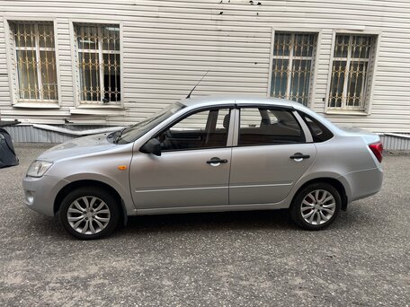 2013 Lada (ВАЗ) Granta I, серебристый, 350000 рублей, вид 4