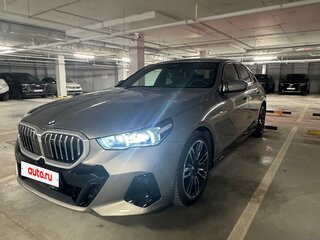 2024 BMW 5 серии 520d xDrive VIII (G60/G61/G68), серый, 7100000 рублей, вид 1