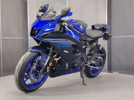 2022 Yamaha YZF-R7, синий, 799000 рублей, вид 4