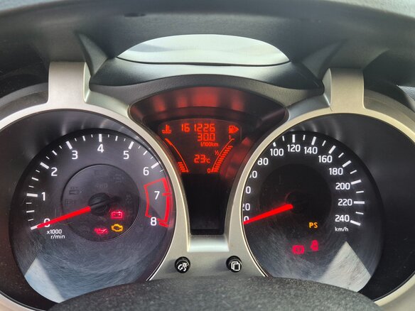 2011 Nissan Juke I, коричневый, 815000 рублей - вид 8