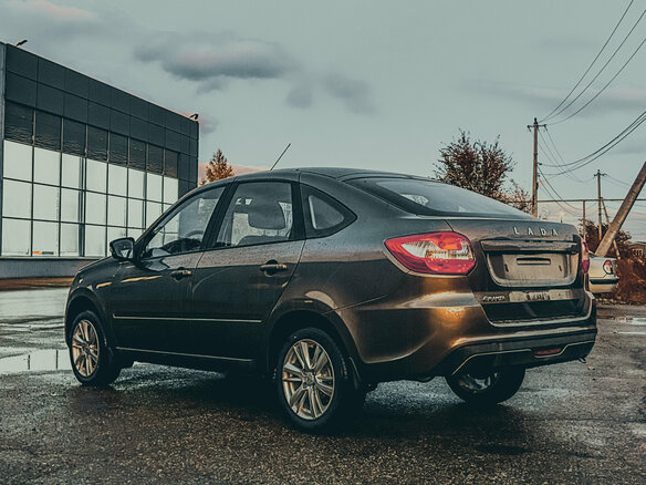 2026 Lada (ВАЗ) Granta I Рестайлинг, коричневый, 1257000 рублей - вид 1