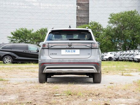2026 Volkswagen Tharu XR, серый, 2150000 рублей, вид 5