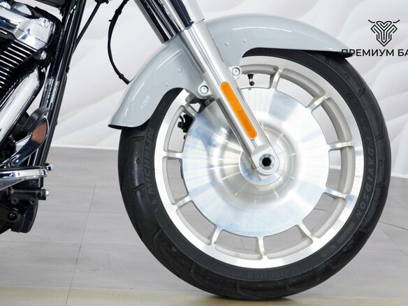 2024 Harley-Davidson Fat Boy, серый, 2577000 рублей - вид 10