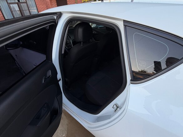 2013 Opel Astra J Рестайлинг, белый - вид 12