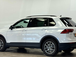 2020 Volkswagen Tiguan II, белый, 2125000 рублей, вид 3