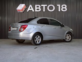 2013 Chevrolet Aveo II, серебристый, 729000 рублей, вид 3