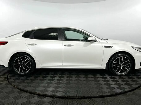 2019 Kia Optima IV Рестайлинг, белый, 2275000 рублей, вид 5
