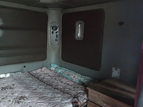 1999 Freightliner Century Class, красный, 1000000 рублей - вид 10