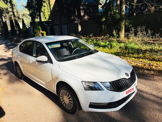 2019 Skoda Octavia III (A7) Рестайлинг, белый, 790000 рублей, вид 3