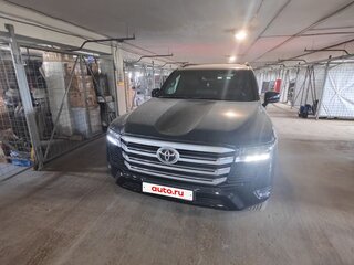 2022 Toyota Land Cruiser 300 Series, чёрный, 20000000 рублей, вид 3