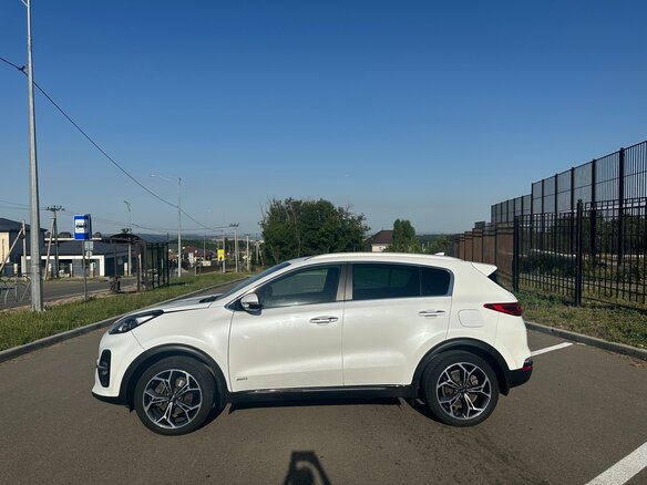 2018 Kia Sportage IV Рестайлинг, белый, 2550000 рублей - вид 9