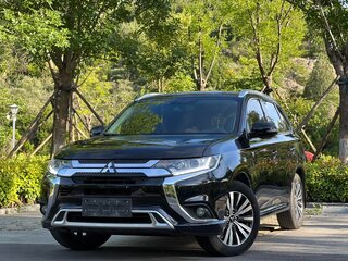2022 Mitsubishi Outlander III Рестайлинг 3, чёрный, 1840000 рублей, вид 1