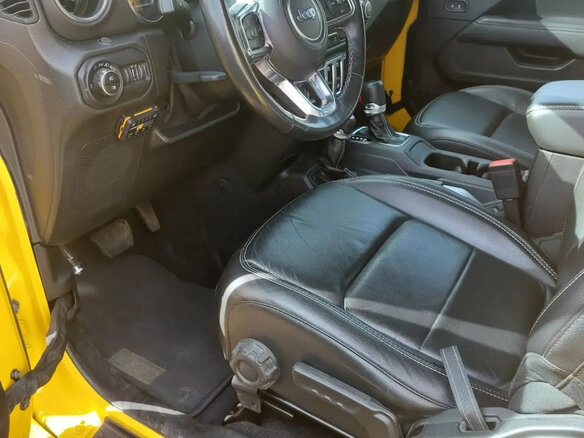 2018 Jeep Wrangler IV (JL), жёлтый, 3800000 рублей - вид 14