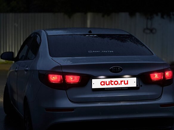 2015 Kia Rio III Рестайлинг, серебристый, 700000 рублей - вид 5