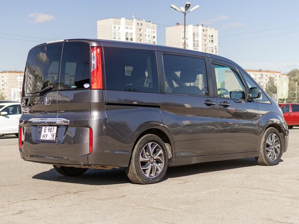 2020 Honda Stepwgn V Рестайлинг, серый, 2299000 рублей - вид 4