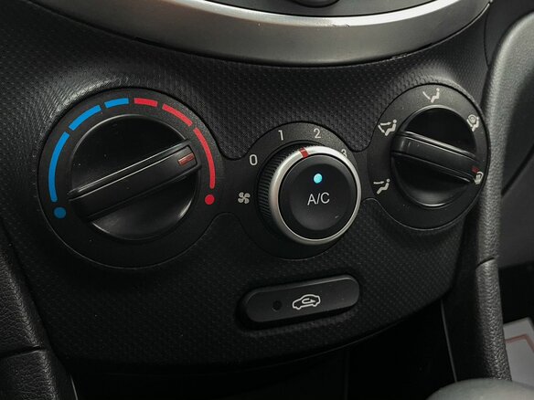 2012 Hyundai Solaris I, серый - вид 16