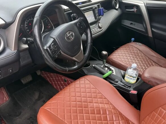 2015 Toyota RAV4 IV (XA40), чёрный, 1650000 рублей - вид 1