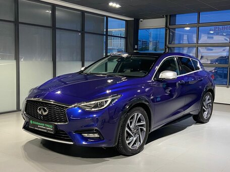 Infiniti Q30