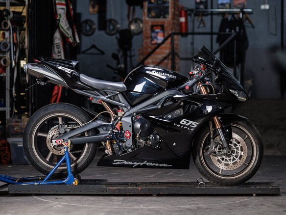 2009 Triumph Daytona 675, чёрный, 600000 рублей - вид 7