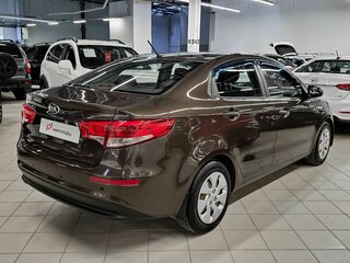 2016 Kia Rio III Рестайлинг, коричневый, 1220000 рублей, вид 3