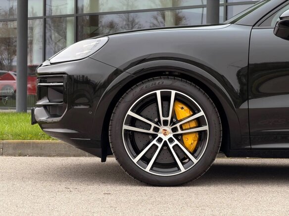 2026 Porsche Cayenne GTS Coupé III Рестайлинг, чёрный, 25700000 рублей - вид 5