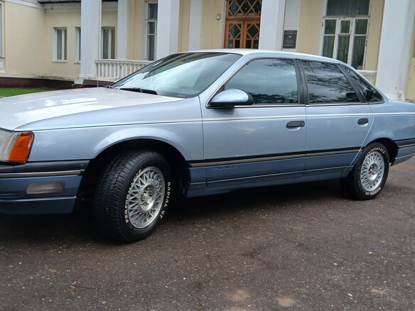 1986 Ford Taurus I, белый