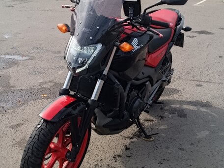 2017 Honda NC 750S, красный, 630000 рублей, вид 3