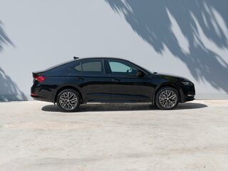 2021 Skoda Octavia IV (A8), чёрный, 2099000 рублей, вид 5