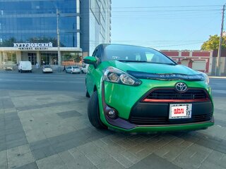 2018 Toyota Sienta II Рестайлинг, зелёный, 1350000 рублей, вид 2